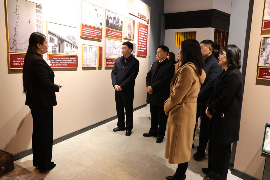 893A5915.JPG 893A5915.JPG